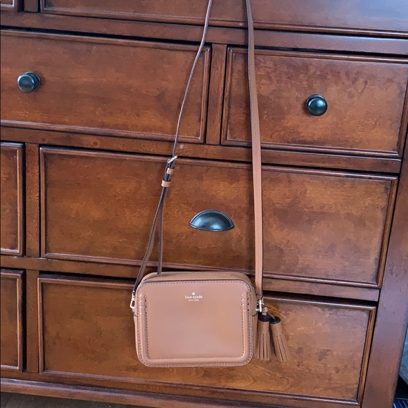 kate spade Handbags - NWOT Kate spade purse
